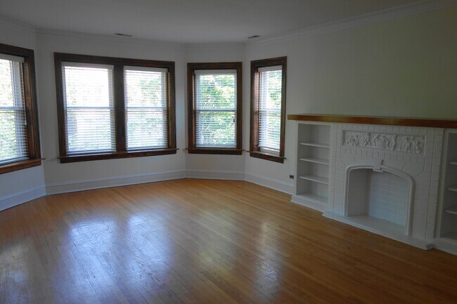 Sala de estar - 7534 N Oakley Ave