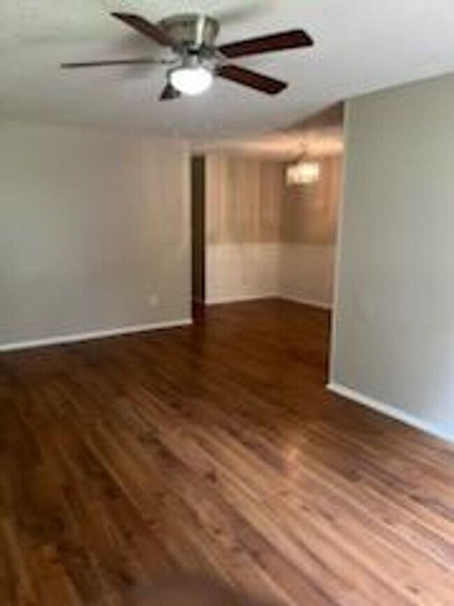 Building Photo - 3 Bedroom townhome in Snellville