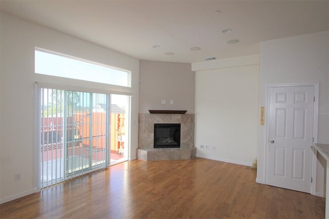 Building Photo - 15667 Liberty St