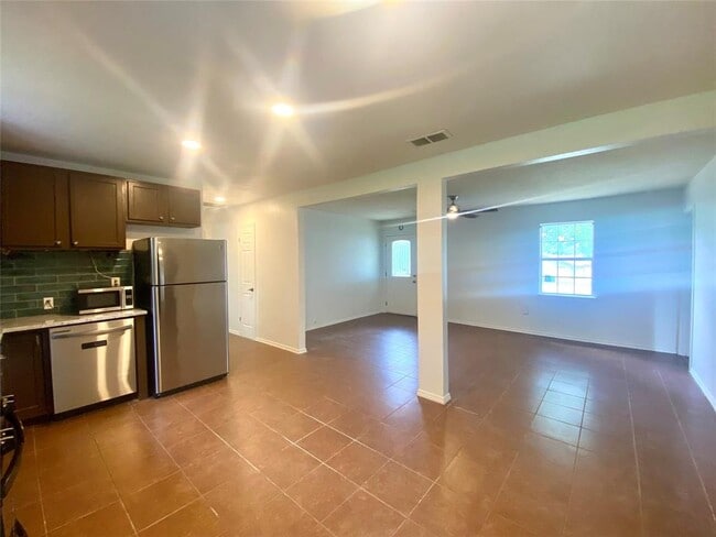 Building Photo - 5413 Manor Rd