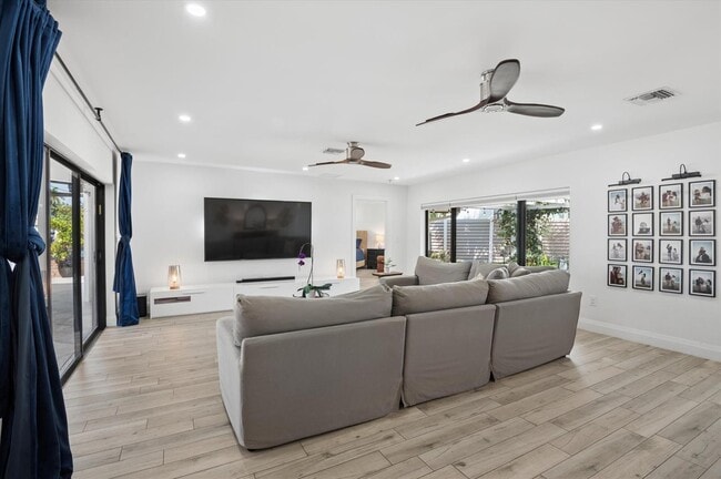 Foto del edificio - 600 SW 8th Ter