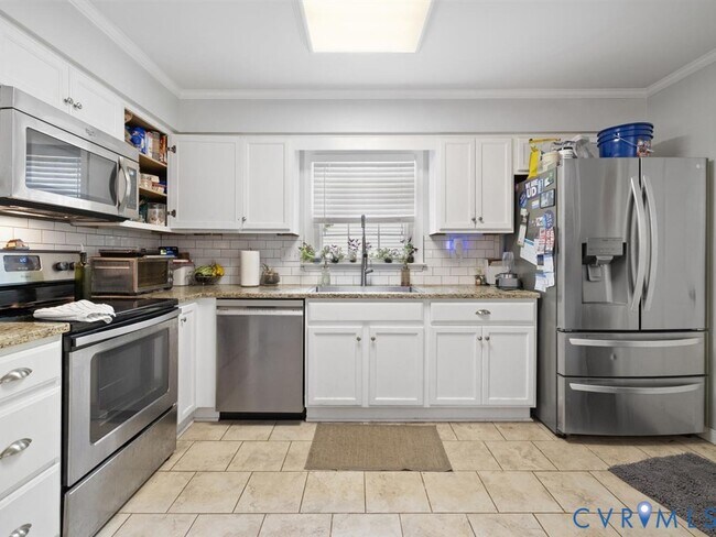 Building Photo - 9611 Woodstream Dr
