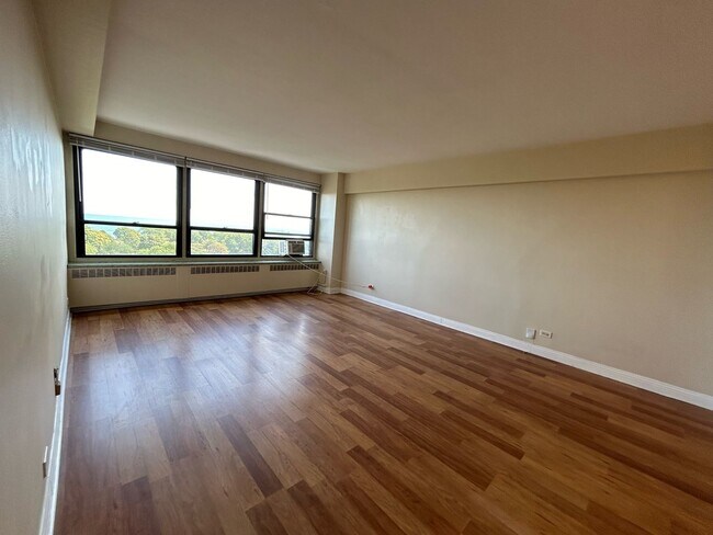 Building Photo - 4180 N Marine Dr