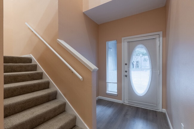 Foto del edificio - 1236 Canyon Creek Cir