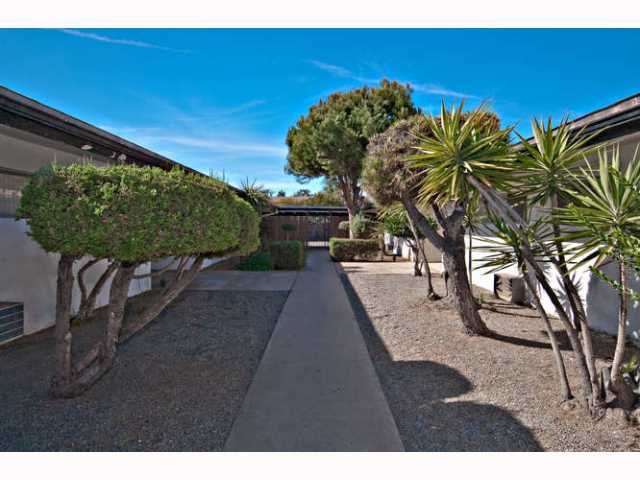 Building Photo - Los Patios Apartments