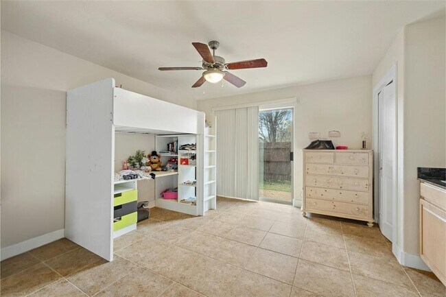 Foto del edificio - 13420 Lyndhurst St