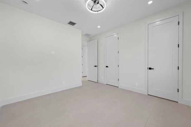 Foto del edificio - 621 NW 42nd Ave