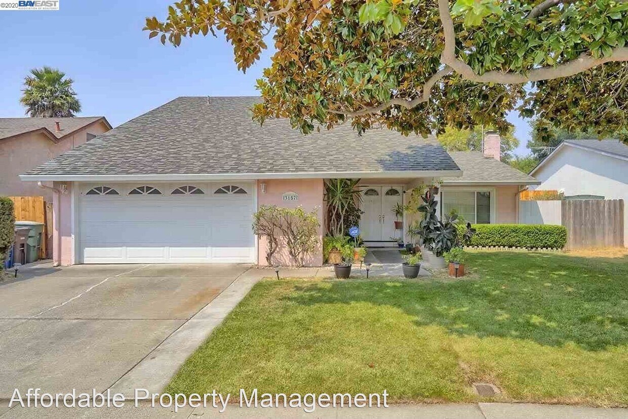 Primary Photo - 4 br, 2 bath House - 3157 San Andreas Drive
