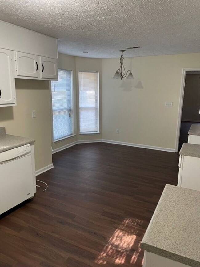 Foto del edificio - 348 Wesley Park Drive: Traditional 3 bedro...