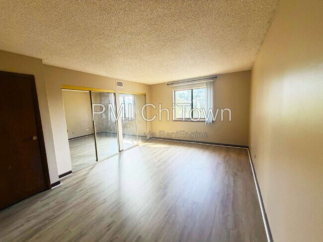 Foto del edificio - 1472 Carol Ct