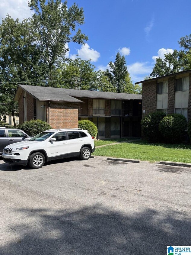 1556 29th Ct S Unit Apt J, Birmingham, AL 35209 Room for Rent in