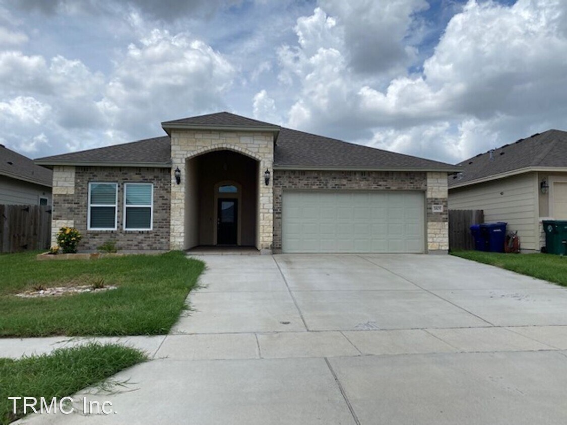 4 br, 3 bath House 3805 PENNINE WAY House Rental in Corpus Christi