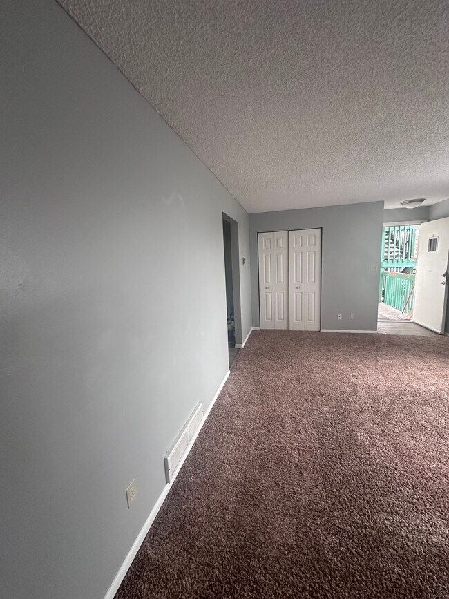 Foto del edificio - 1627 W Maple St