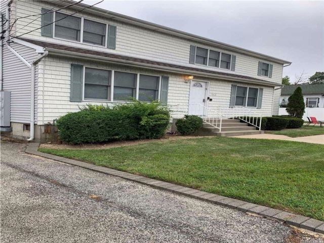Foto principal - 105 Cedarhurst Ave