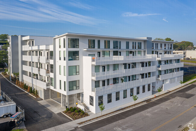 Building Photo - Illume Nashville