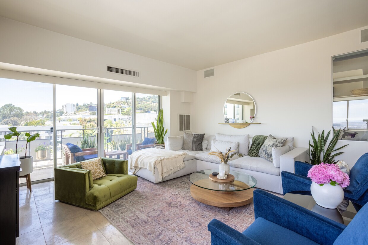 Foto principal - 1155 N La Cienega Blvd