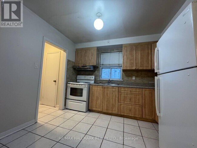 Building Photo - 237 Pannahill Rd