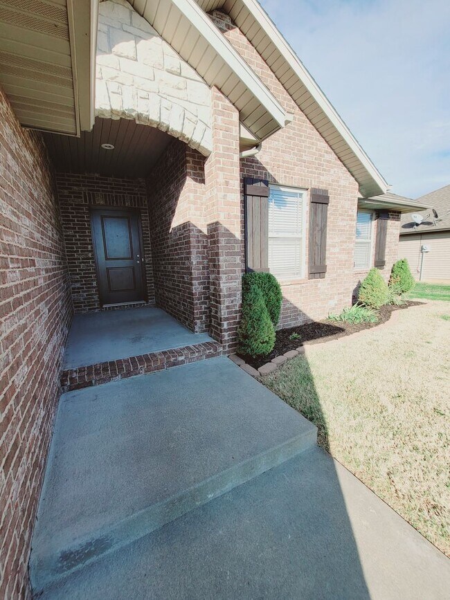 Foto del edificio - Bent Tree Subdivision - 4 Bedrooms w/ 3 Ca...