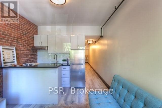 Building Photo - 262-262 Sherbourne St