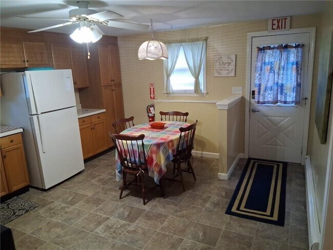 Foto del edificio - 170 Bernice Ave