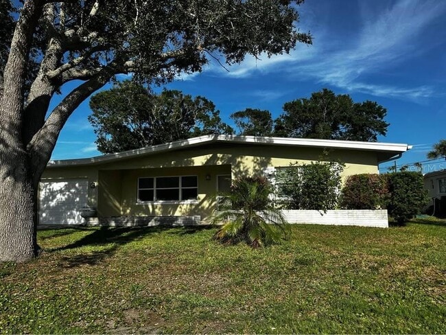 Foto del edificio - 2447 Baywood Dr W