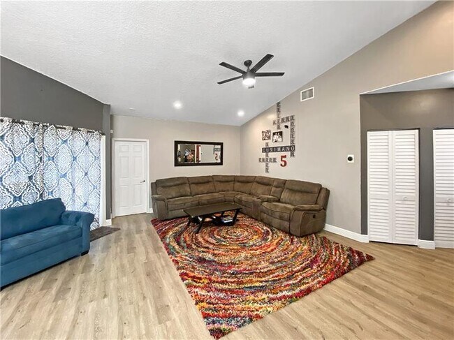 Foto del edificio - 6627 Stratford Dr