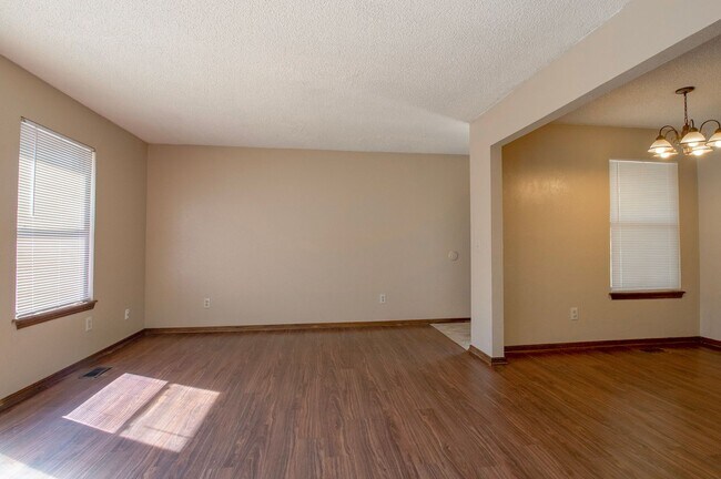 Building Photo - 9016-9020 N Rockwell Dr