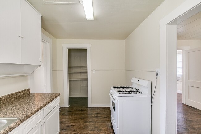 Foto del edificio - 8402 Brockton St