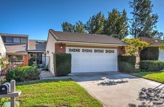 Building Photo - 12 Gumwood