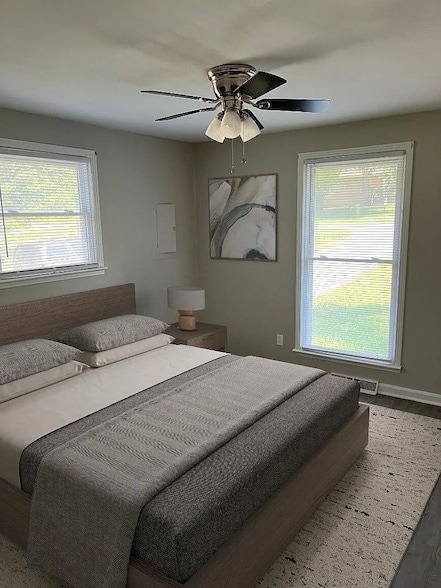 Building Photo - 1824 Holloway Cir