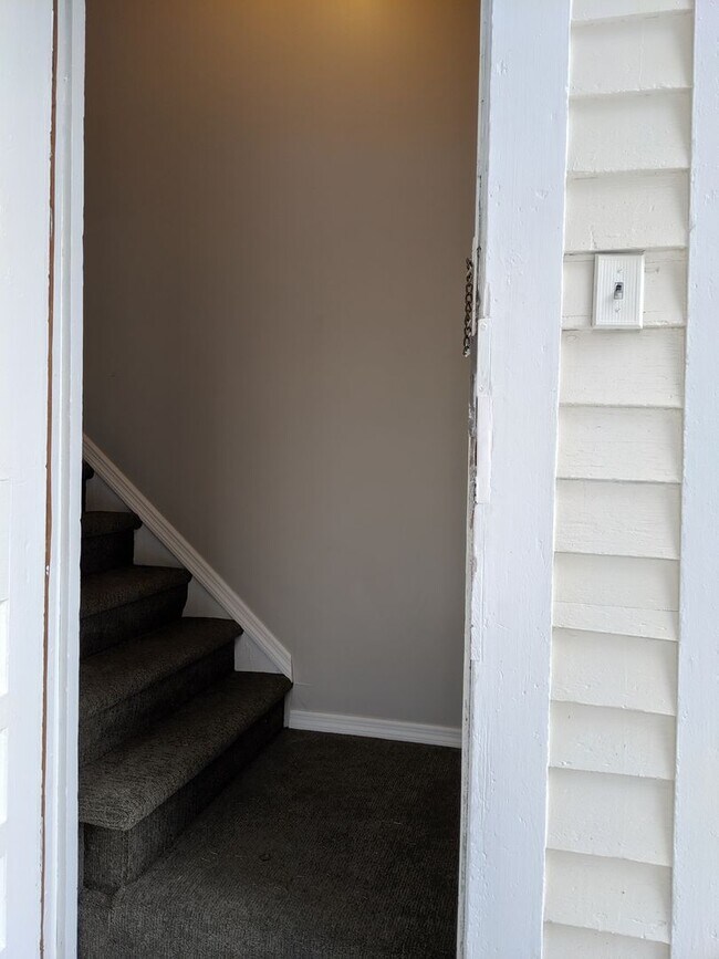 Building Photo - 516