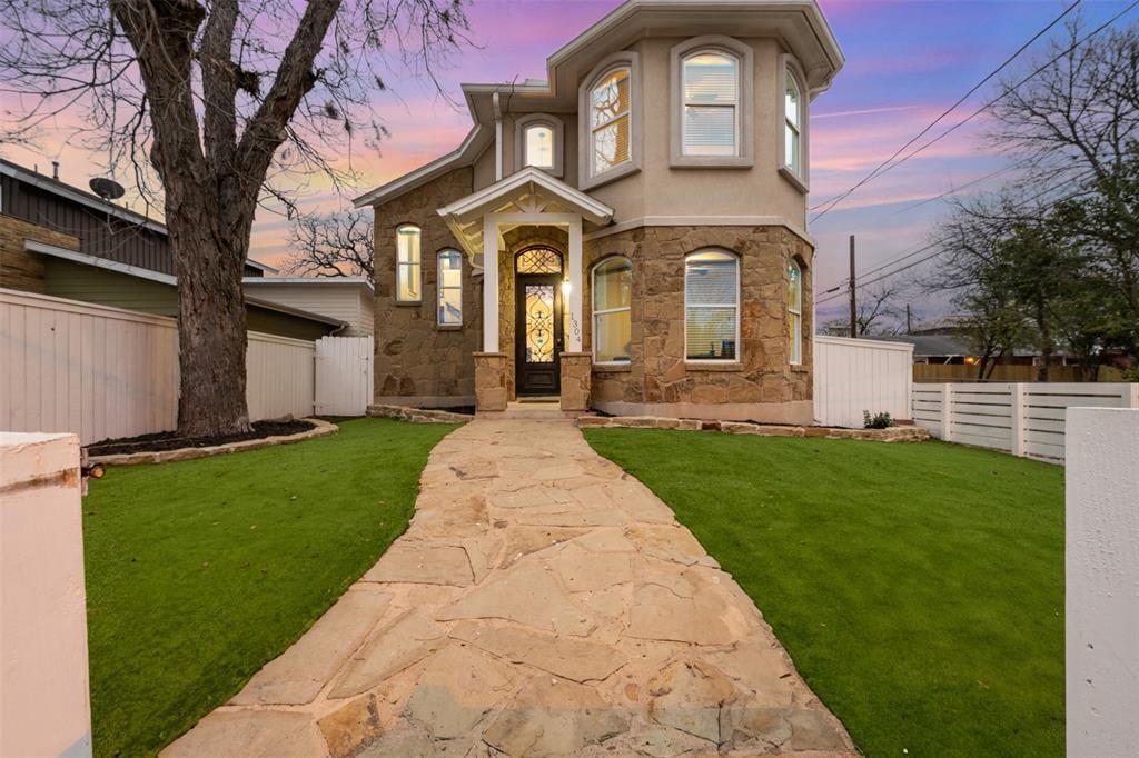 Foto principal - 1304 Leona St
