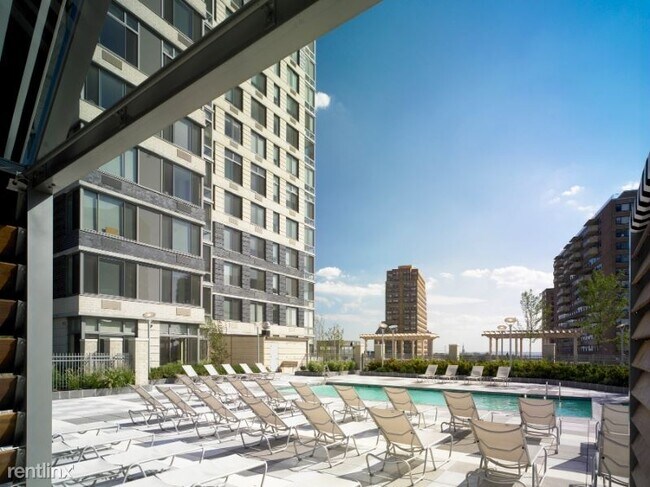 Building Photo - 60 Christopher Columbus Dr