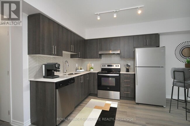 Building Photo - 1-211 Falaise Rd