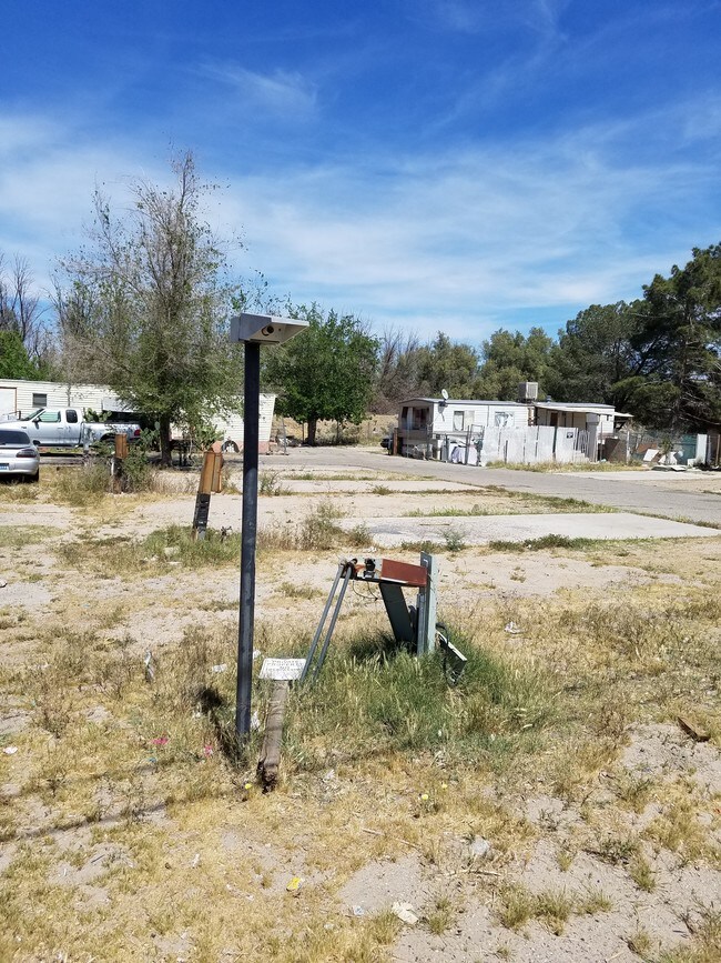 Vacante - Espacios móviles - 1525 W Main St