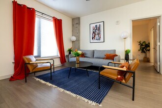 Building Photo - 633 E Main St