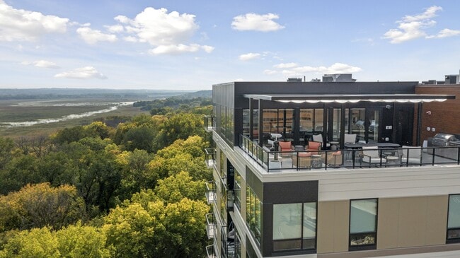 Aerial exterior view - Risor of Bloomington 55+