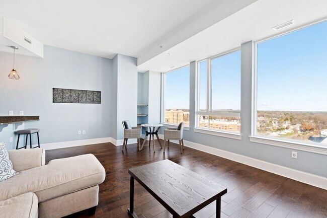 Foto del edificio - Stunning Studio Apartment with Spectacular Views in Downtown Raleigh