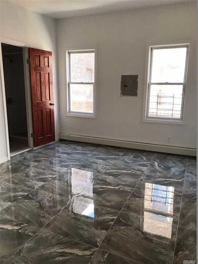 Building Photo - 37-12-37101 101st St