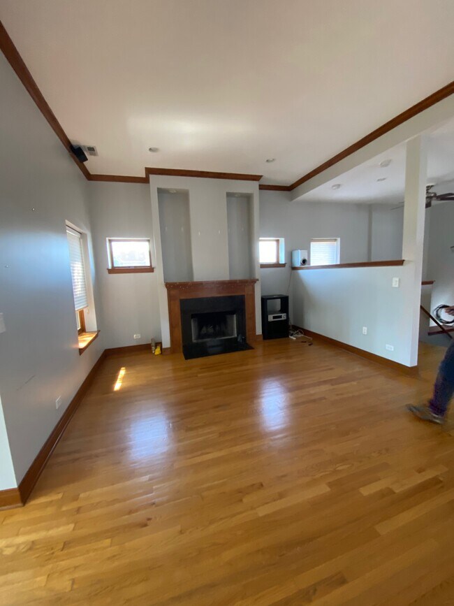 Foto del edificio - 2722 W Leland Ave