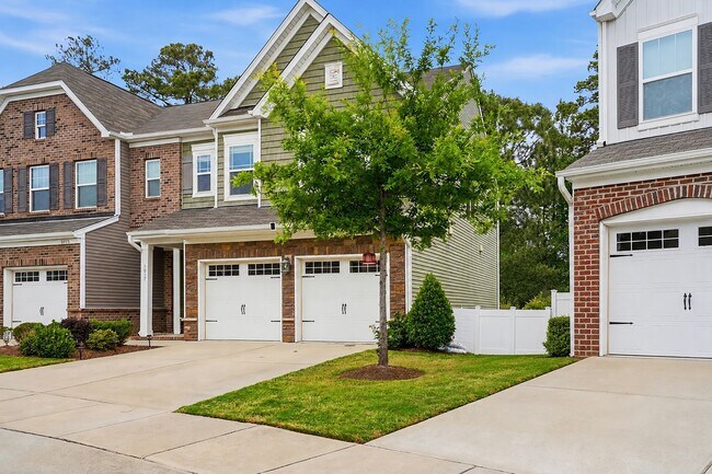 Foto del edificio - SPACIOUS AND BEAUTIFUL HOME IN MORRISVILLE-BRIER CREEK AREA