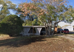 Building Photo - 658 Ann St