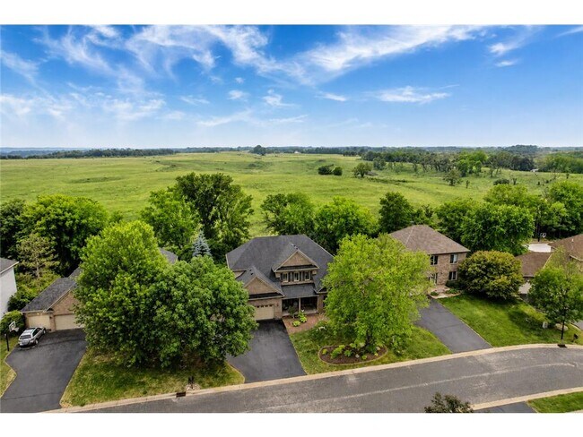 Foto del edificio - 645 Ramsey Cir