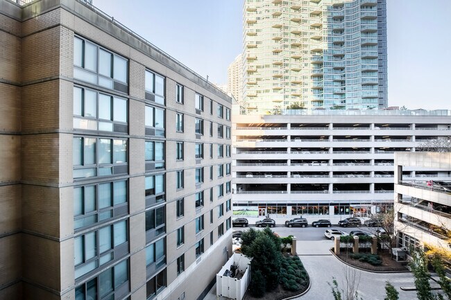 Foto del edificio - 4-75 48th Avenue-SI FL39-ID1613