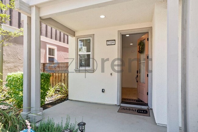 Building Photo - Unit