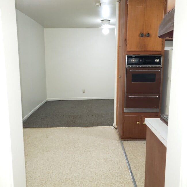 Building Photo - 309 Fowzer St