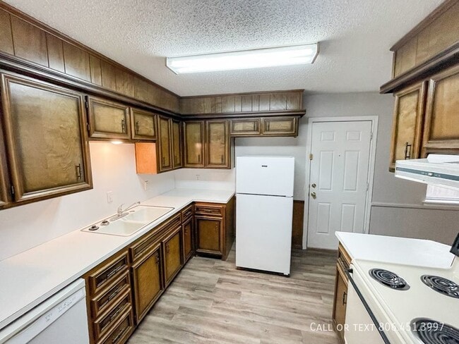 Building Photo - 4401 75th Dr