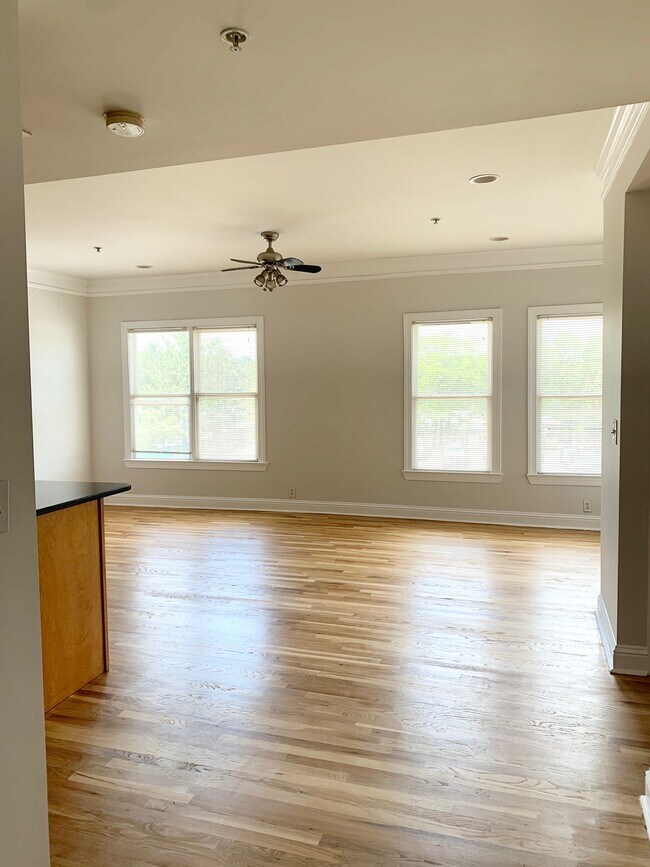 Foto del edificio - 2465 Main St