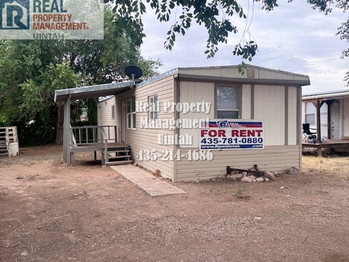Primary Photo - Cute 2 Bedroom, 1 Bathroom Trailer Home.
