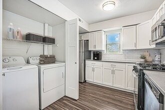 Building Photo - Byron Lakes Apartments